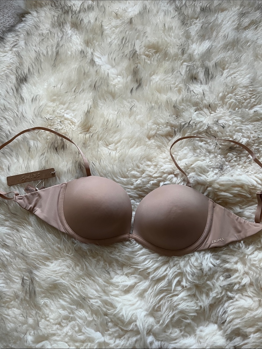 SKIMS multi way underwire 32D